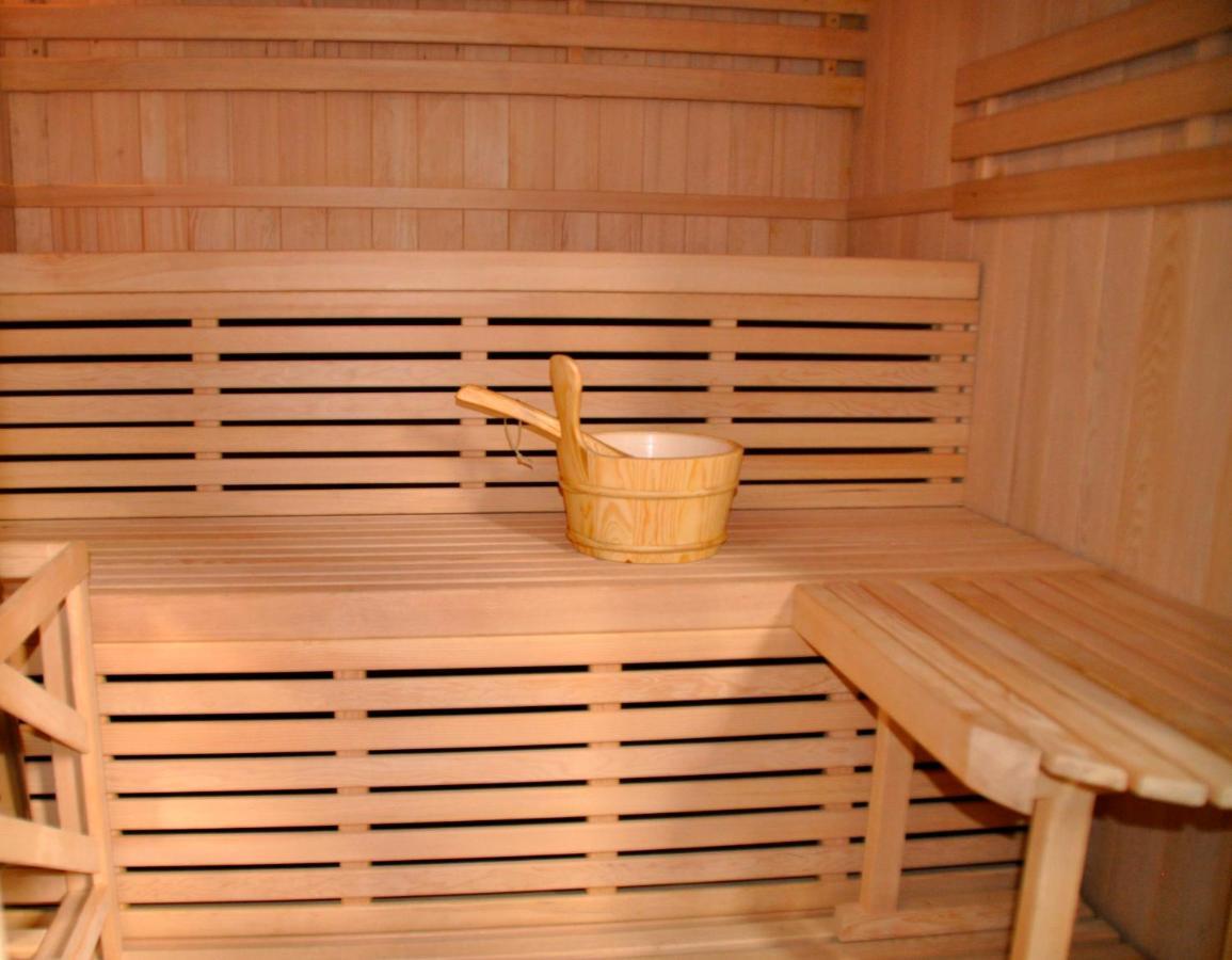 Huis Nummer 7 Met Sauna En 3 Slaapkamers Leeuwarden Bagian luar foto